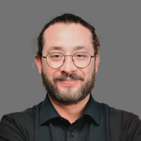 Dr. Eduardo Noboa